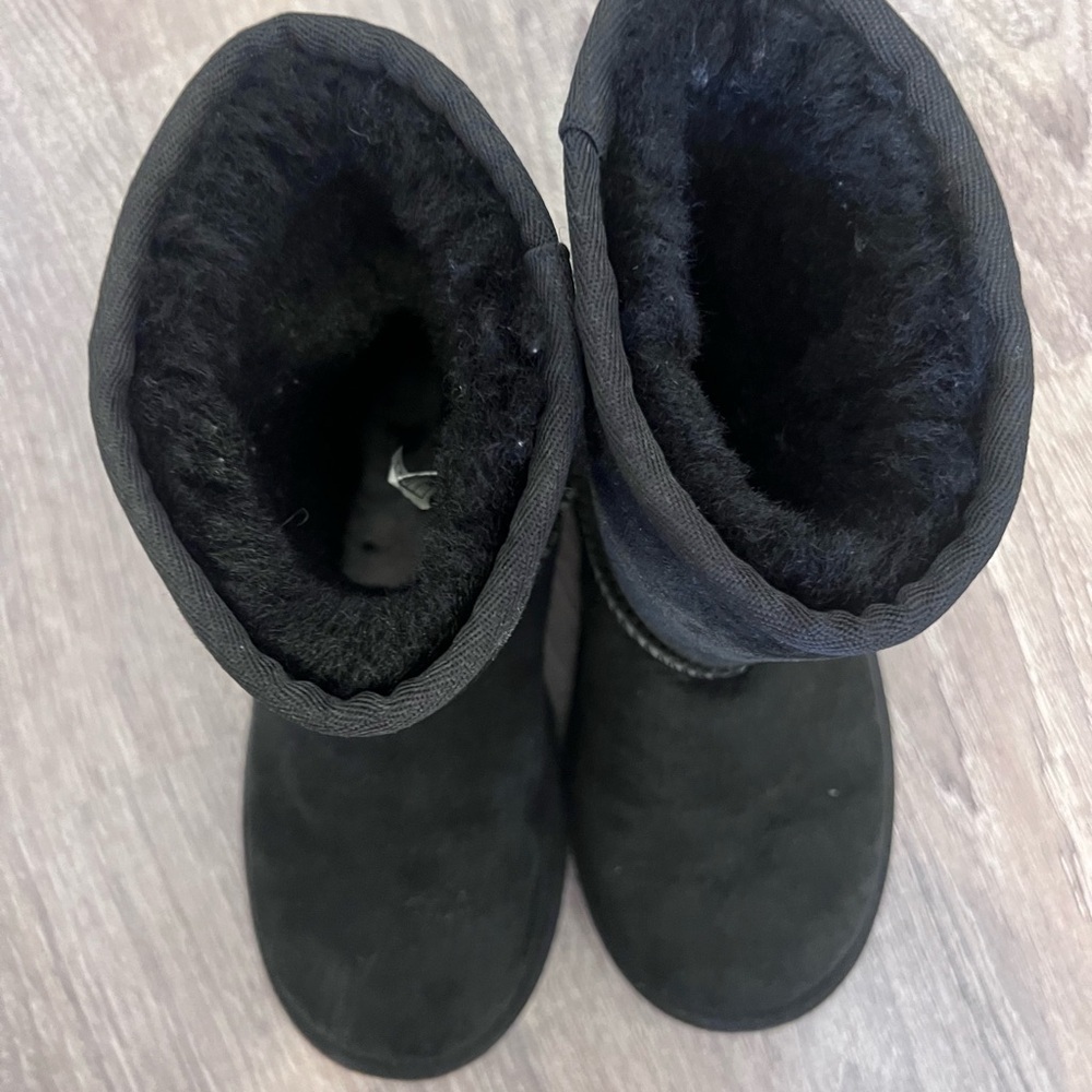 Kids Ugg Classic Short II Boots - Picture 5 of 9